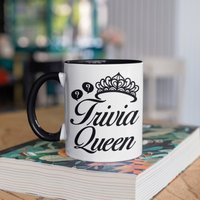 Trivia Queen Tasse, Frau Kaffeebecher, Becher, Reisebecher, Bierdosenhalter Kühler, Wasserflasche von BeanMugs