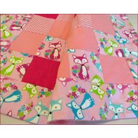 Rosa Fuchs Baby Quilt Flanell Waldtier Kinderzimmer Decke von BearHugBabyQuilts