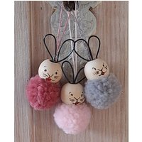 Osterhasen Aus Pompons Naturholzperle Und Drahtohren Frei Hand Gefertigt Pommel Hase Als Osterdekoration Osterstrauch Pompon Osterhasen Aus Pompons Naturholzperle Und Drahtohren Frei Hand Gefertigt Pommel Hase Als Osterdekoration Osterstrauch Pompon von BeasKleinigkeiten