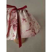 Cabbages Und Rosen Blumige Rüschen Lampenschirm Cabbages Und Rosen Blumige Rüschen Lampenschirm von BeatrixInteriors