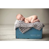Grobstrick Babydecke Grau Neugeborenen Fotorequisite von BeautifulPhotoProps
