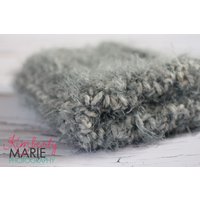 Weiches Grau Graues Fell Neugeborenen Baby Decke Foto Prop von BeautifulPhotoProps