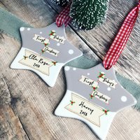 Personalisierte Baby's First Christmas Mit Namen Wegweiser ....keramik Stern ... Weihnachtsgeschenk - Baumschmuck Ornament Personalisierte Baby's First Christmas Mit Namen Wegweiser ....keramik Stern ... Weihnachtsgeschenk - Baumschmuck Ornament von Beautifulgiftshop