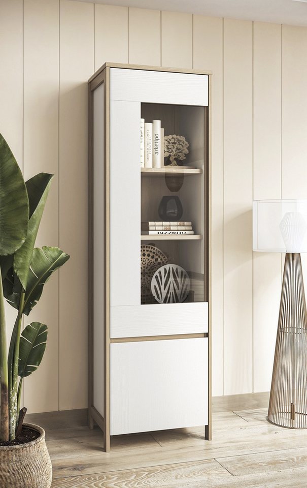 Beauty.Scouts Vitrine "Stranda" Holzbodenbeleuchtung LED, Weiss Skandi Eiche, 58x195x39 cm Beauty.Scouts Vitrine "Stranda" Holzbodenbeleuchtung LED, Weiss Skandi Eiche, 58x195x39 cm von Beauty.Scouts