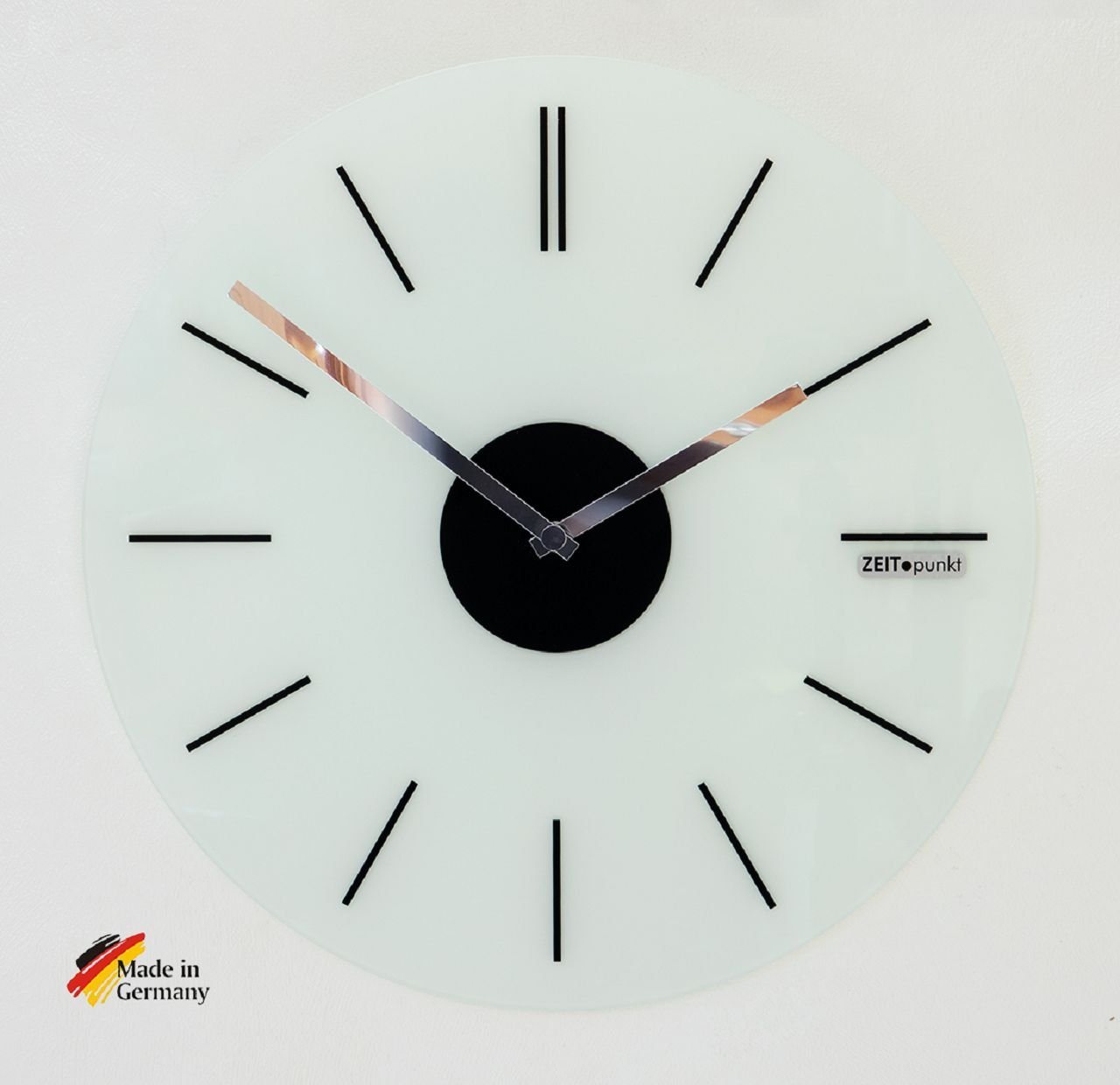 Beauty.Scouts Wanduhr Wanduhr Quartzwanduhr "Black Point" mit bedrucktem Glas, Ø 40 cm, weiß Beauty.Scouts Wanduhr Wanduhr Quartzwanduhr "Black Point" mit bedrucktem Glas, Ø 40 cm, weiß von Beauty.Scouts