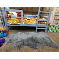 Echte Schaffell Teppich Grau Rosa Weich Für Kinder Kinder-S-S-Sofa-Abdeckung Seltene Abdeckung Bett Zimmer Stuhl Natürliche Bio Geschenk Weiß von BeautyUkraine