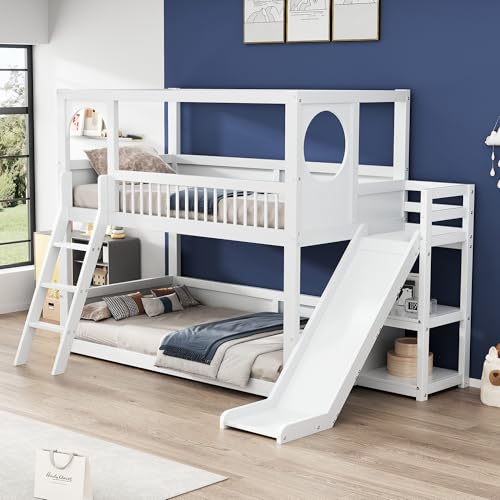 Becag Kinderbett Etagenbett 90x200 cm für 2 Kinder, Hochbett mit Leitern und Rutschen, Hausbett Holzbett mit Regalen Stauraum, Bettgestell mit Rausfallschutz und Lattenrost, Ohne Matratze, Weiß von Becag