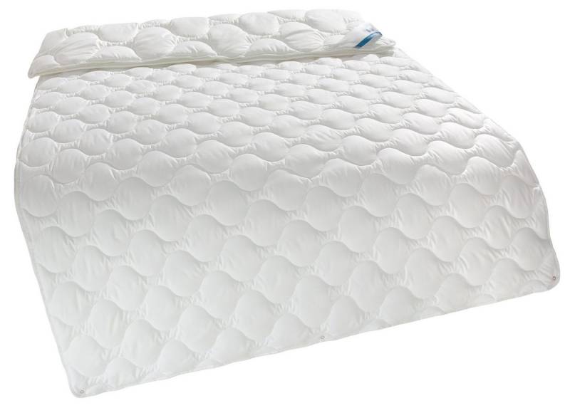 Beco Kunstfaserbettdecke EcoWell Bettdecken für Sommer und Winter, Decke, Füllung: Polyester, Bezug: Bio-Baumwolle oder Microfaser-Feinbatist uni, samtweich, Bettdecke 135x200 cm, 155x220 cm und weitere Größen, blauer Engel Beco Kunstfaserbettdecke EcoWell Bettdecken für Sommer und Winter, Decke, Füllung: Polyester, Bezug: Bio-Baumwolle oder Microfaser-Feinbatist uni, samtweich, Bettdecke 135x200 cm, 155x220 cm und weitere Größen, blauer Engel von Beco