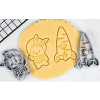 Hase Astronaut Und Karotte Raumschiff - Set/Individuell Ausstechform Ausstecher Set von BecozyPrints