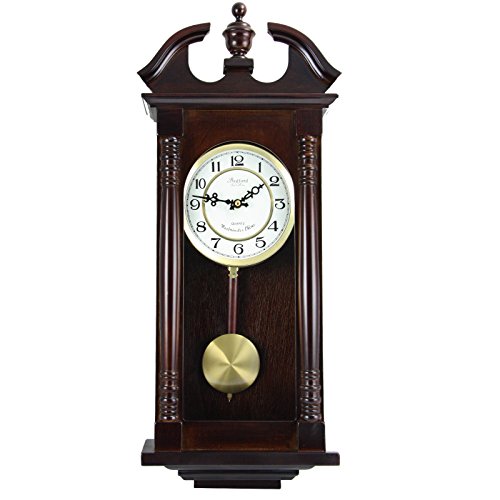 Bedford Clock Collection Klassische Wanduhr mit schwingendem Pendel, Eichenholz, 69,8 cm von Bedford Clock Collection