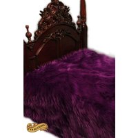 Weicher Zottelfell Kunstpelz Tagesdecke Himbeere Pflaume Lila Mit Minky Kuschelfell Futter Fell Akzente Usa von BedspreadsAndThrows