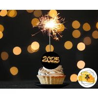 Essbares Happy New Year Cupcake Cookie Oder Oreo-Oblate von BeeBoxDesignStudio