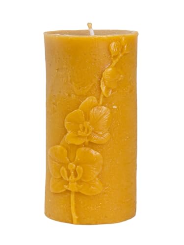 BeesWax World Handgefertigte Bienenwachskerzen – Naturwachs Kerzen mit Baumwoll-Docht – 100% reines Bienenwachs – dekorative Walzenkerzen (Großer Zylinder mit Orchidee – Höhe: 130 mm) von BeesWax