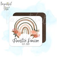 Personalisierter New Auntie Coaster - Aquarell Blumen Regenbogen | Neue Tante Geschenk Tobe Schwangerschaftsankündigung Untersetzer von BeeyoutifulGiftsUK