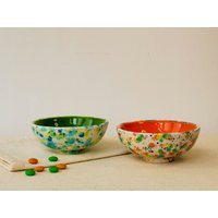 Orange Und Gesprenkelte Keramikschale, Handgemachte Handbemalte Keramik Snackschale, Kleine Servierschale, Obstschale, Flache Dessertschale Mit Fuß von BekatCeramics