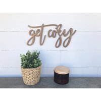 Get Cozy Holzschild Laser Cut Birke, Wall Decor Get Cozy Holzschild Laser Cut Birke, Wall Decor von BellAndTheWhistle