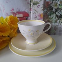 Seltene Susie Cooper Trio Teetasse Untertasse & Teeplatte Mit Gelben Frühlingsblumen, Perfektes Muttertagsgeschenk, Nachmittagstee von BellemoonVintageShop