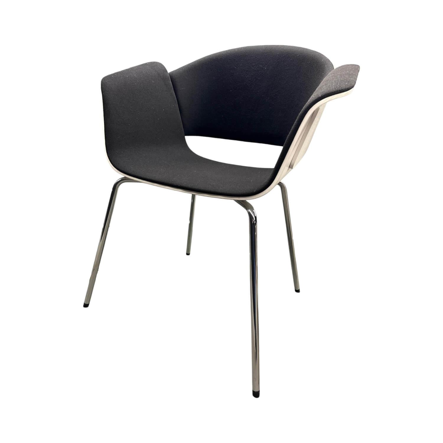 Armlehnstuhl Rondo Stoff Urban Plus YN009 Schwarz Gestell Metall Chrom von Bene