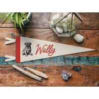 Benutzerdefinierte Mops Hund Name Filz Wimpel | Personalisierte Vintage-stil-Banner-Flagge, Ihr Haustier, Besitzer-Geschenk, Hundeliebhaber-Zeichen von BenoitsDesignCo