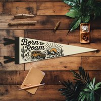 Born To Roam Filz Wimpelkette Off-Road-Abenteuer-Dekor, Wüstenberg-Bannerschild, Geschenk Für Outdoor-Liebhaber, Entdecker-Wandkunst, Reisegeschenk von BenoitsDesignCo