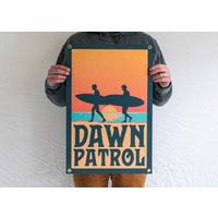 Dawn Patrol Filz Poster Banner | Surfing Camp Flagge Geschenk Strand Wohnkultur. Vintage Typografie Wimpel & Wanddeko Aus Messing. Usa-Handgemacht von BenoitsDesignCo