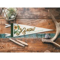 Kansas Filz Wimpel | Vintage Midwest Charme Wohnkultur. Handgefertigte Sonnenblume Souvenir State Wall Art. Einzigartiges Heartland Geschenk von BenoitsDesignCo