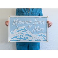 Berg State Of Mind Filz Poster Banner | Ski & Snowboard Geschenk. Vintage Wohndeko. Lager Flagge Wimpel Wandkunst. Us Handmade von BenoitsDesignCo