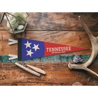 Tennessee Filz Wimpel | The Volunteer State Banner Poster. Vintage Typografie Stars & Stripes Flaggen Wohndeko. Usa-Handgemacht von BenoitsDesignCo