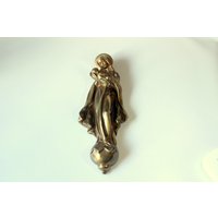 Maria Mutter Gottes Mit Kind Madonnenfigur Heiligenfigur Aus Messing Geschenk Zur Taufe Vintage Den 50Ern Brass Sculpture Mother Of God von BensGermanVintage