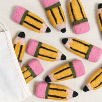 Gefilzte Bleistifte // Filzstifte Wollfilz Pom Poms, Filz Aus Filz, Wolle in Ausgefallene Gefertigt von BenzieDesign