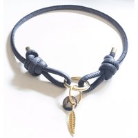 Markenhalsband Aus Kunstleder Verstellbar in Graublau Markenhalsband Aus Kunstleder Verstellbar in Graublau von BenzoDesign