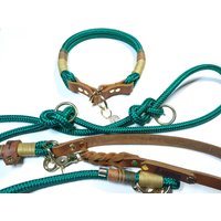 Zugstopphalsband | Hundeleine 2M in Smaragdgrün Mit Lederhandschlaufe 3Fach Verstellbar Personalisierbar Namen von BenzoDesign