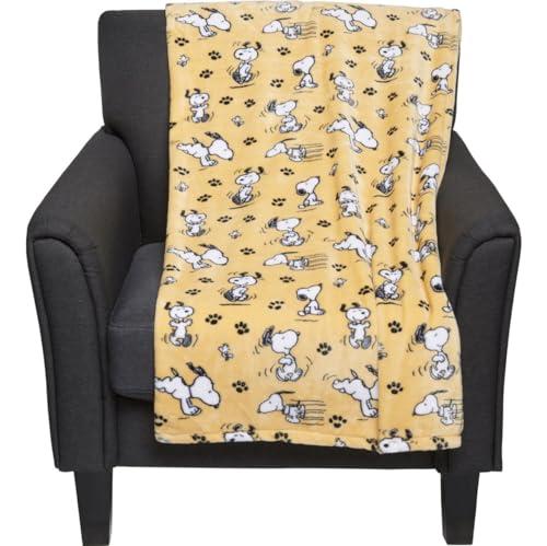 Berkshire Home & Blanket Co. Peanuts Gang Snoopy Happy Dance with Paw Prints Velvet Soft Plush Throw Blanket | 127 x 177,8 cm | Gelb von Berkshire Home & Blanket Co.