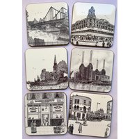 Battersea Memories Set Mit 6 Untersetzern. Glanzlack Größe 9 cm X Von Künstler Bernie Wighton. Auch Als Passende Tischsets Erhältlich Battersea Memories Set Mit 6 Untersetzern. Glanzlack Größe 9 cm X Von Künstler Bernie Wighton. Auch Als Passende Tischsets Erhältlich von BernieShop