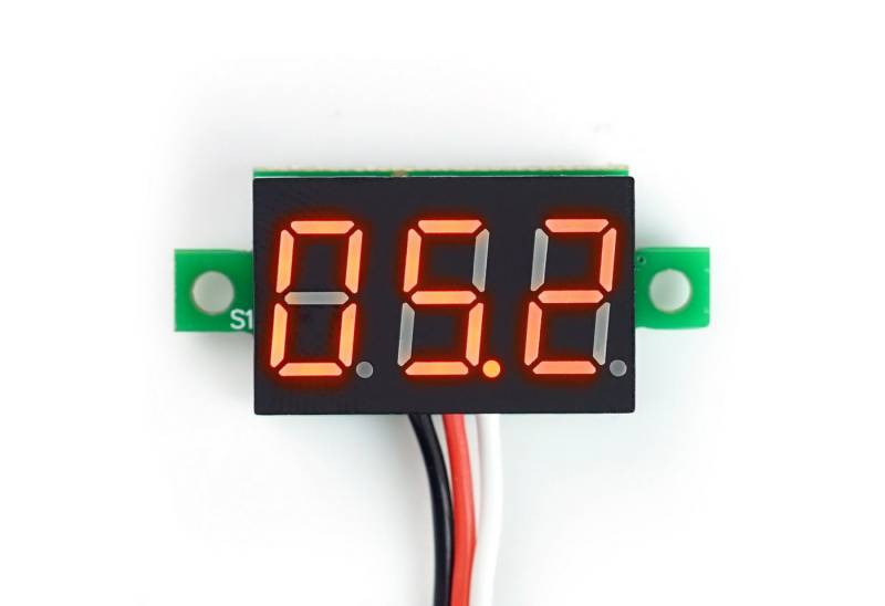 BerryBase Multimeter 0,28 Mini Digital-Voltmeter mit LED Anzeige, 0-99V, 3-Wire, rot von BerryBase