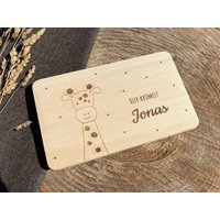 Frühstücksbrett Personalisiert Kind, Hier Krümelt, Taufgeschenk, Schneidebrett Mit Namen, Geschenke Zur Geburt von Besonderlich