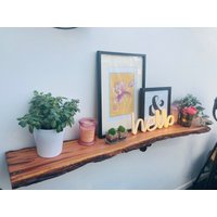 Handgefertigtes Pflaumenholz Regal Doppelter Live Edge Konsolentisch Mit Hairpin Legs von TheMadPantry