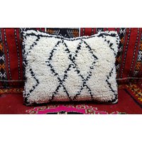 Moroccan Beni Ourain Pillow Handmade Pouf Cushion Pillows Wool Covers Coussin Marocain Moroccan Beni Ourain Pillow Handmade Pouf Cushion Pillows Wool Covers Coussin Marocain von BestWoolRug