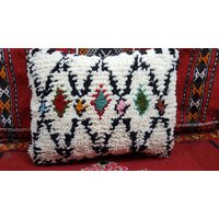 Moroccan Beni Ourain Pillow Handmade Pouf Cushion Pillows Wool Covers Coussin Marocain Moroccan Beni Ourain Pillow Handmade Pouf Cushion Pillows Wool Covers Coussin Marocain von BestWoolRug