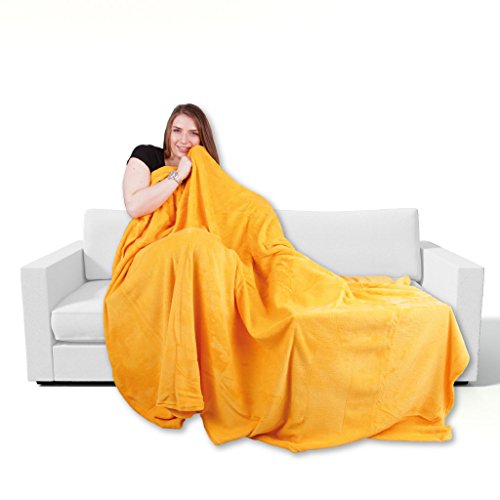 Bestgoodies Kuscheldecke 80x120cm in Hellorange, supersofte Tagesdecke in vielen Varianten erhältlich von Bestgoodies