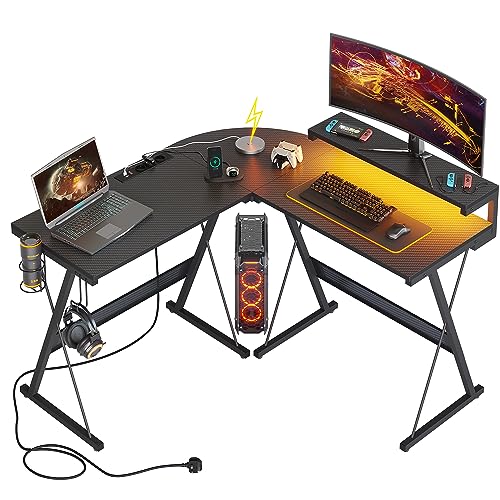 Bestier Gaming Tisch Eckschreibtisch mit 3 Steckdosen und 2 USB Ladeanschluss Gaming Schreibtisch L Form mit Monitorständer und LED 130x130 cm Pc Ecktisch Stabiler Stahlrahmen und einfache Montage von Bestier
