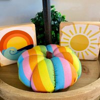 Handgefertigter Stoff Kürbis Für Frühling Und Sommer Tiered Tray Dekor Akzente Herzstück Mix Passen Sie Ihr Eigenes Set von BethsWreathDesign