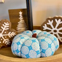Versandfertig Handgemachter Stoff Kürbis Für Weihnachten Winter Feiertage Gestufte Tablett Deko Akzente Mittelstück Mix & Match Dein Eigenes Set von BethsWreathDesign