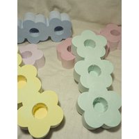 Kerzenhalter | Blumenkerzenhalter Flower Candlestick Springtime Springdecoration Frühlingsdeko Pastell Colourful von BetonKollektiv