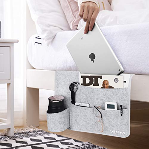 Betoores Bett Organizer, nachttisch organizer, Filz Bettablage Organizer mit Flaschenhalter für Buch, Zeitschriften, iPad, Handy, Fernbedienung - Hellgrau von Betoores