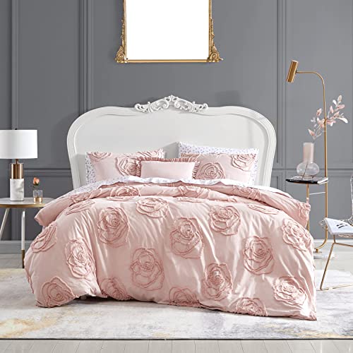 Betsey Johnson Home | Rambling Rose Collection | Bettbezug-Set – 100% Baumwolle, weiche und atmungsaktive Bettwäsche mit Knopfverschluss, vorgewaschen für zusätzliche Weichheit, Queen-Size, Pink von Betsey Johnson