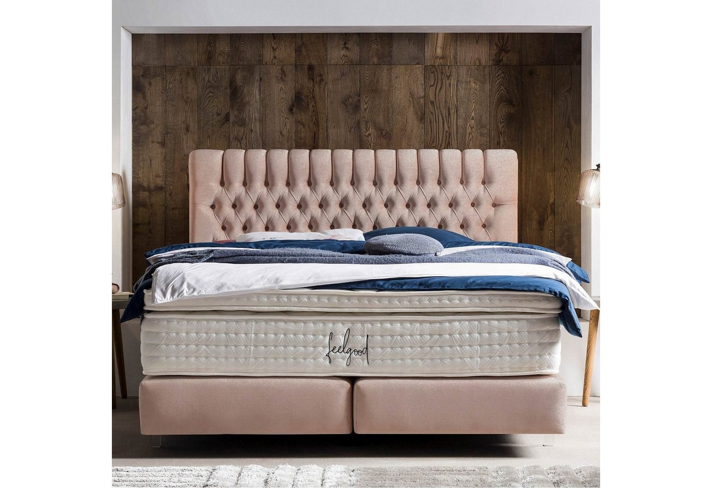 BettCo Boxspringbett Chester (in Rose Samt, 180 x 200 cm), Chesterfield-Design + optionaler Topper, Acryl-Füße Glas-Optik von BettCo