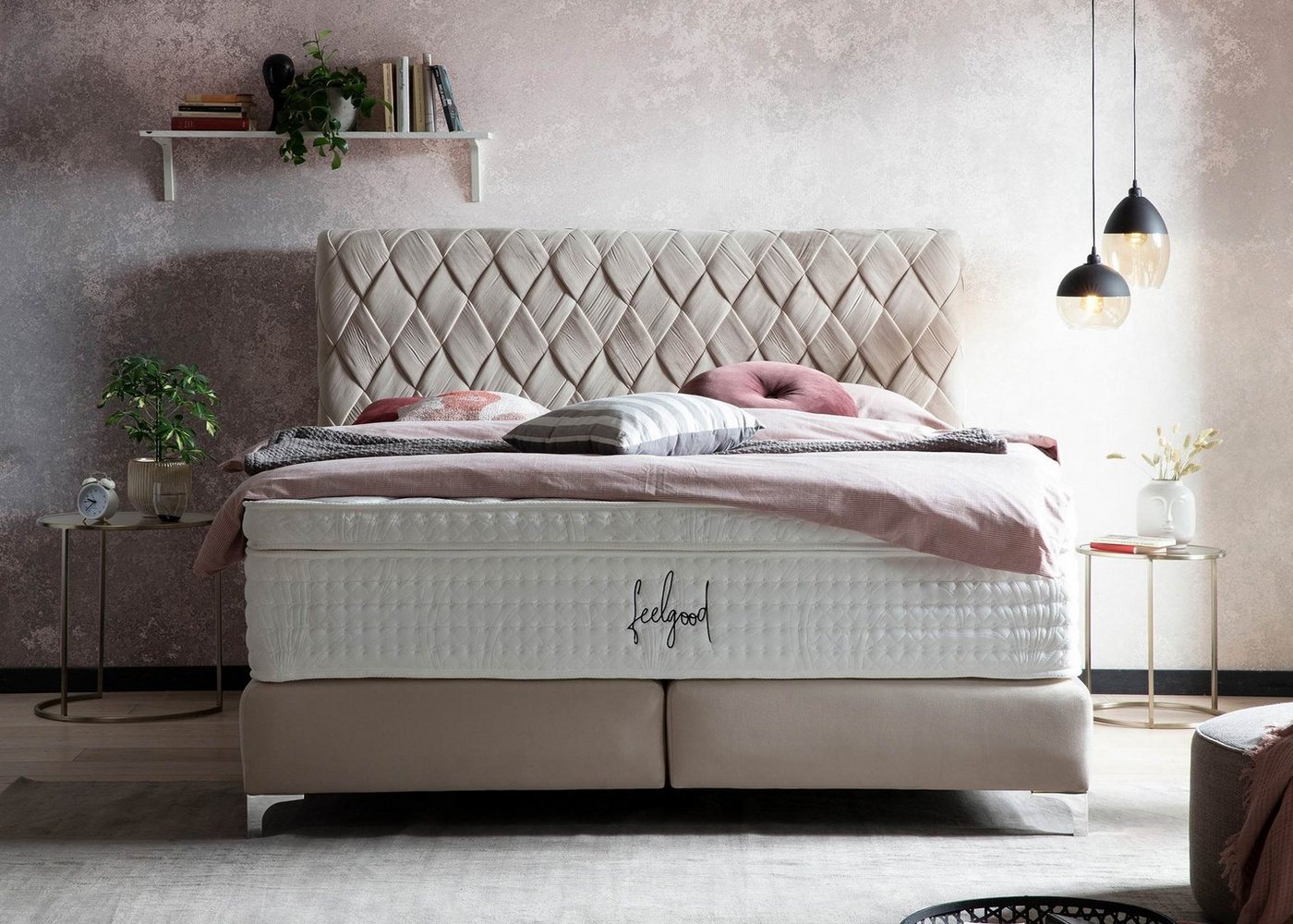 BettCo Boxspringbett Lyon (in Creme Velours, 160 x 200 cm), Kopfteil handgeflochten + optionaler Topper, Füße Chrom-Optik von BettCo