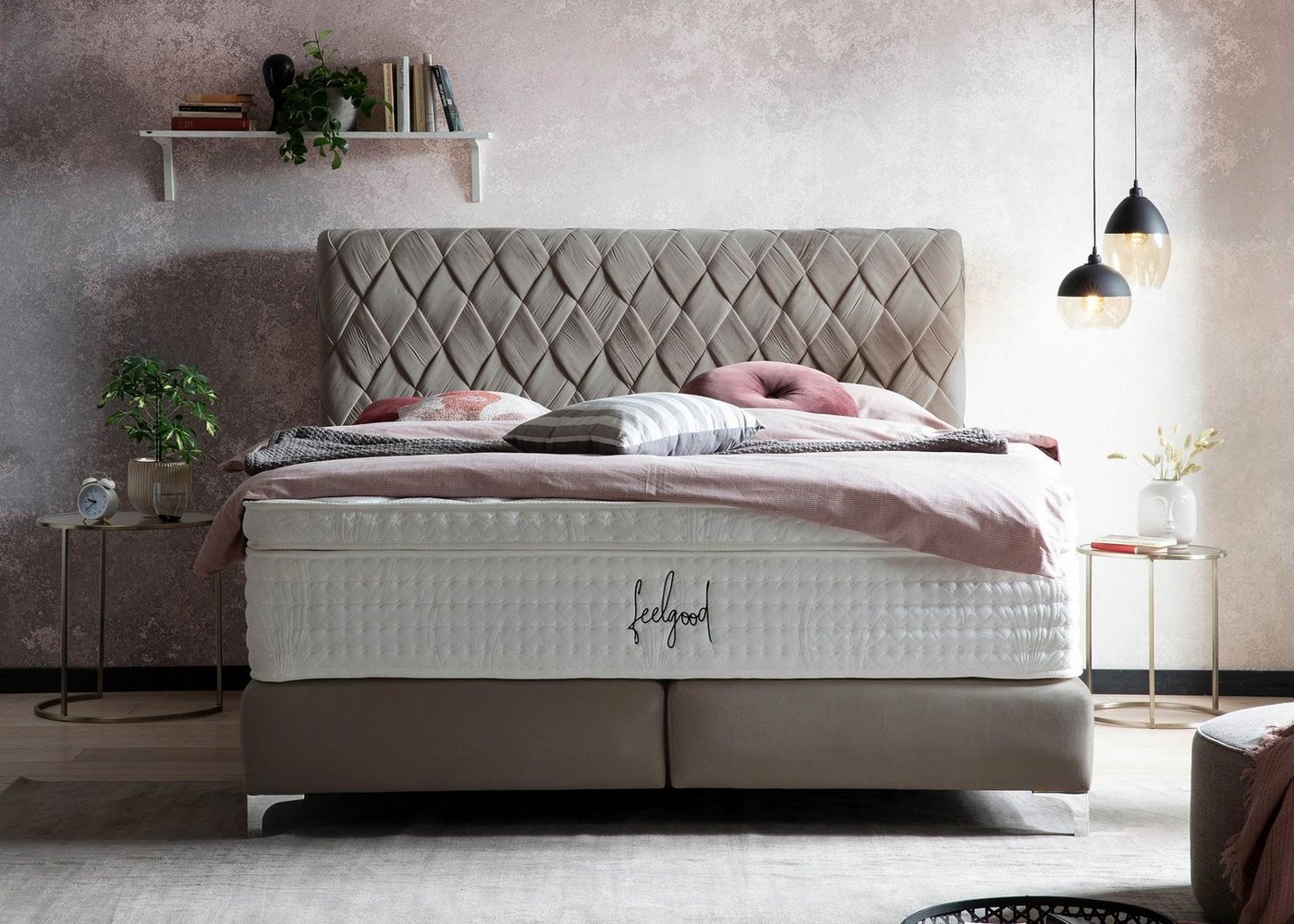 BettCo Boxspringbett Lyon (in Taupe Velours, 140 x 200 cm), Kopfteil handgeflochten + optionaler Topper, Füße Chrom-Optik von BettCo