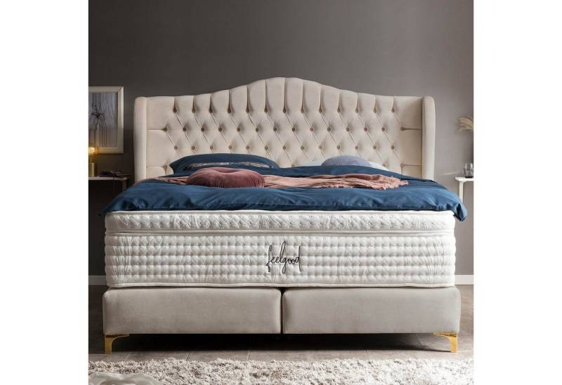 BettCo Boxspringbett Maison (in Beige Samt, 200 x 200 cm), Chesterfield, Topper optional, Füße Gold-Optik von BettCo